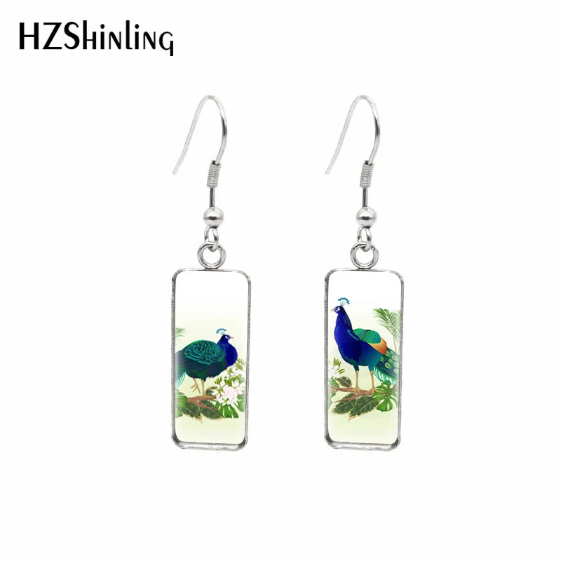 قرط مستطيل بتصميم لوحة طاووس