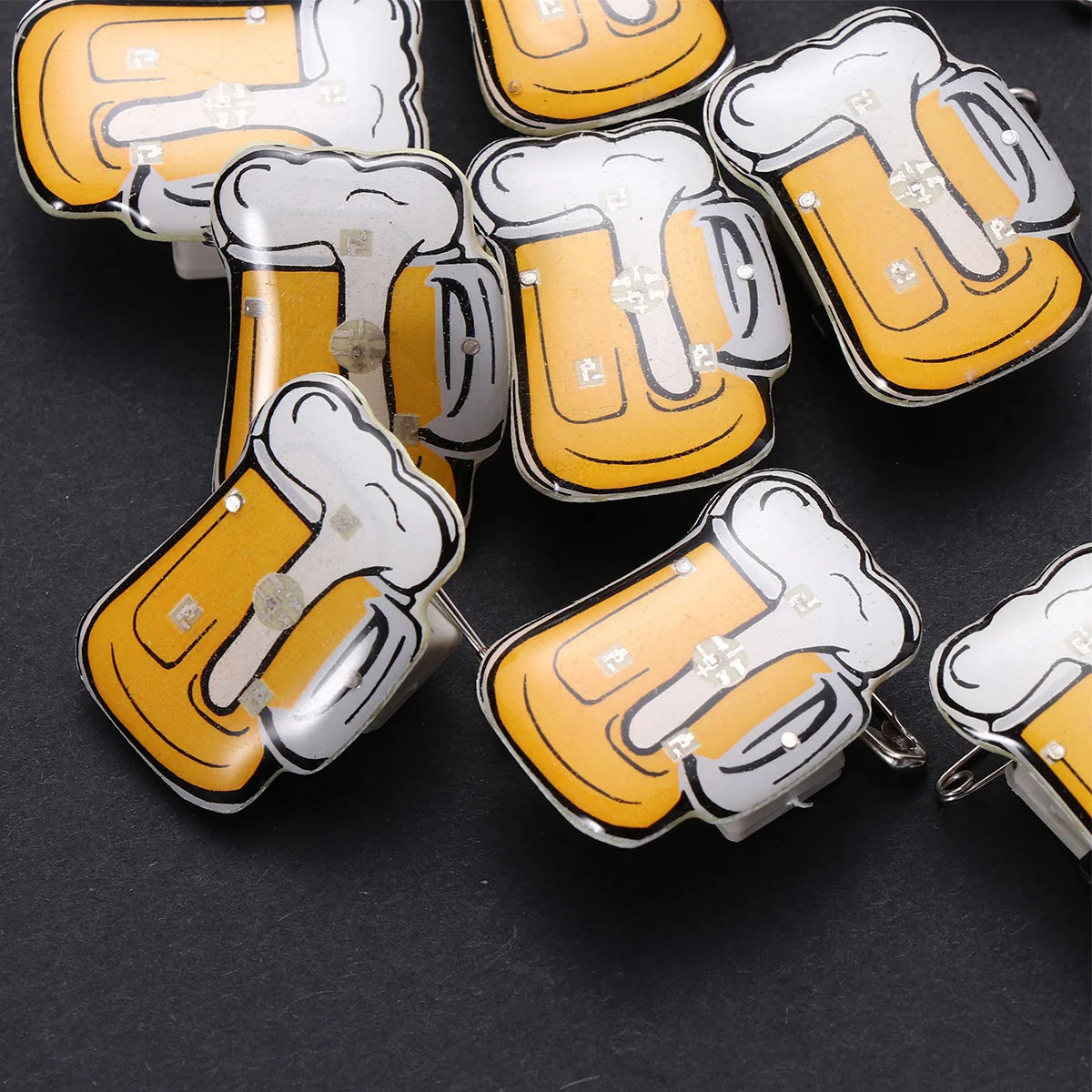 10pcs LED Brooches Pin Beer Mug Oktoberfest Pin