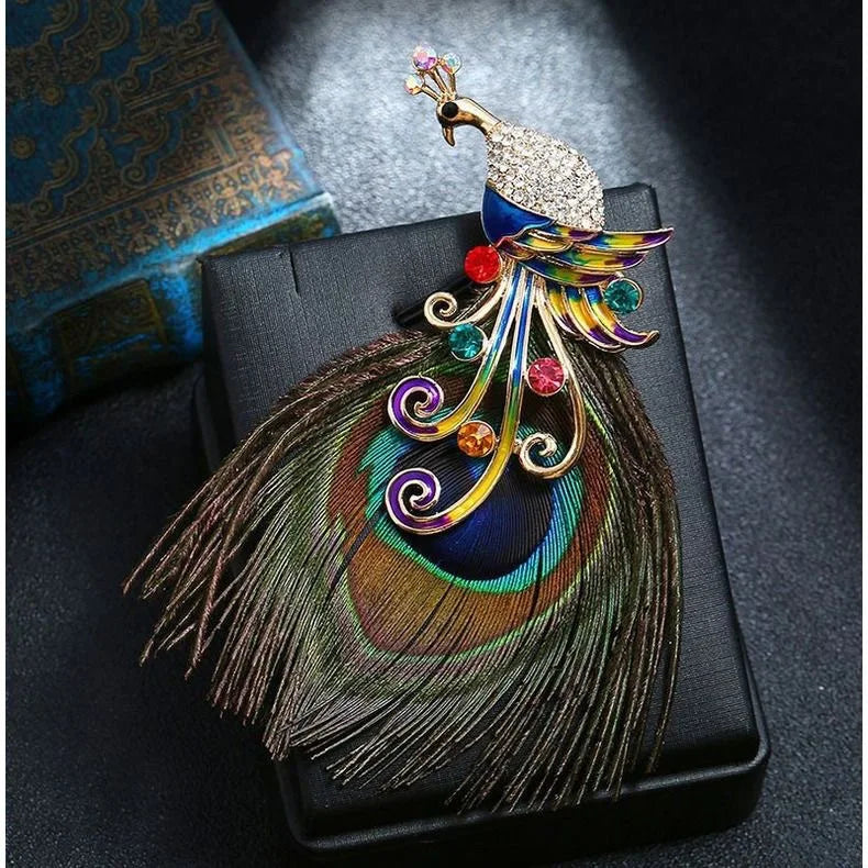 Luxury and fashionable peacock pin
