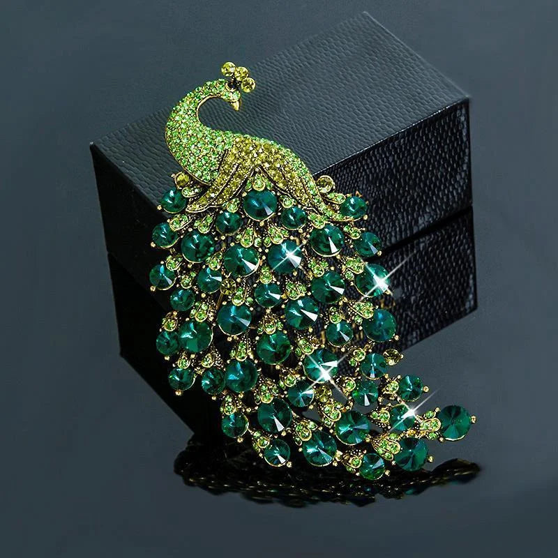 Luxury and fashionable peacock pin