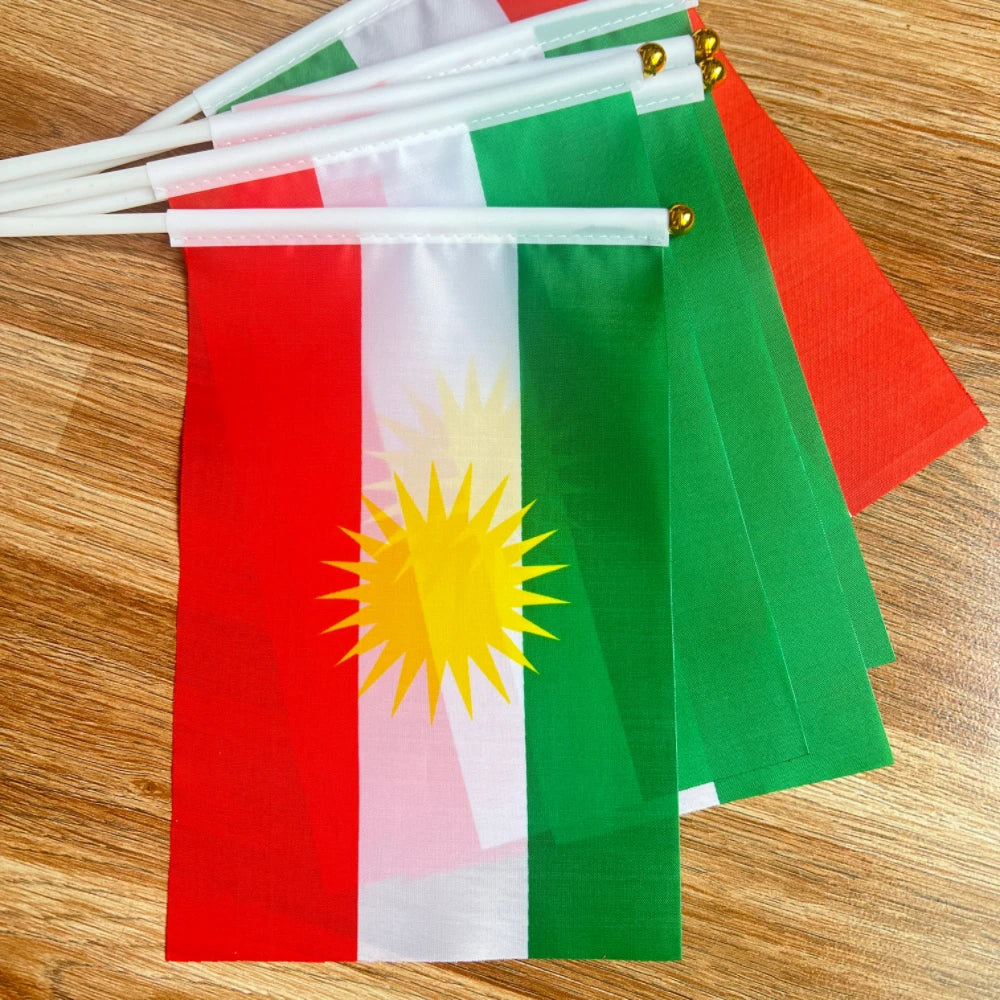 14 × 21 سم علم كردستان اليدوي يرفرف لافتة كردستان الوطنية، عصا بلاستيكية